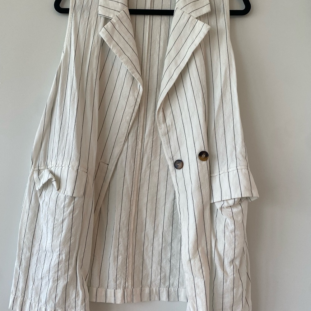 Commense Striped Cream Sleeveless Blazer